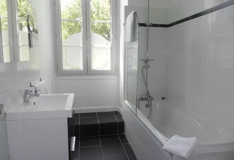 هتل The Originals Boutique, Villa Montpensier, Pau