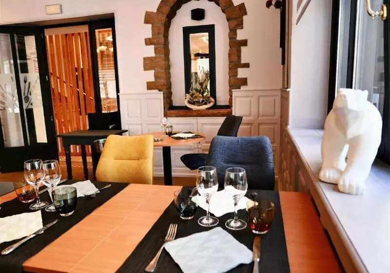 Logis Hotel Darcy Dijon Centre