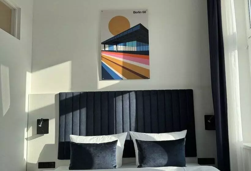 هتل Homaris East Side