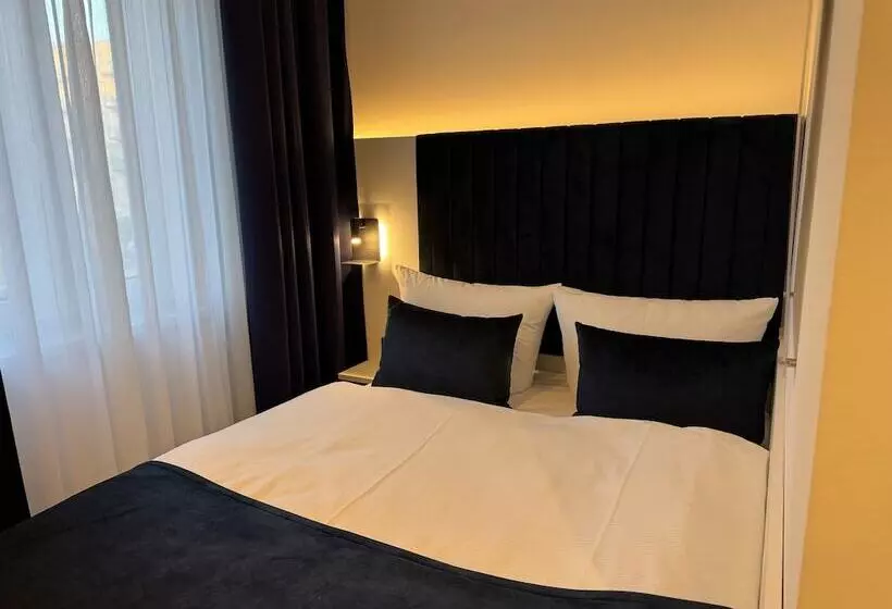 هتل Homaris East Side