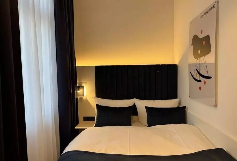 هتل Homaris East Side