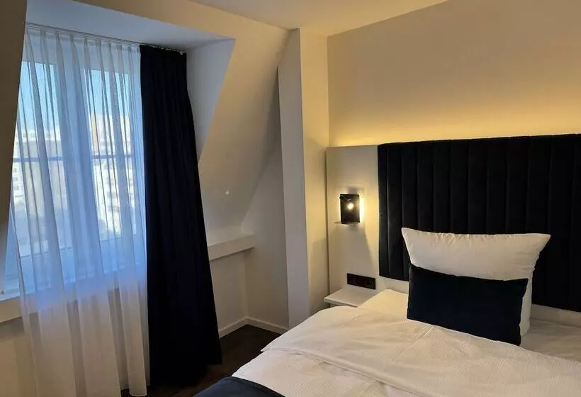 هتل Homaris East Side