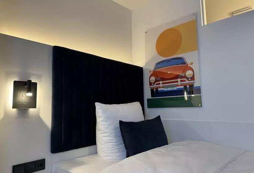 هتل Homaris East Side