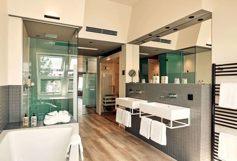 Hotelli Schwabinger Wahrheit By Geisel