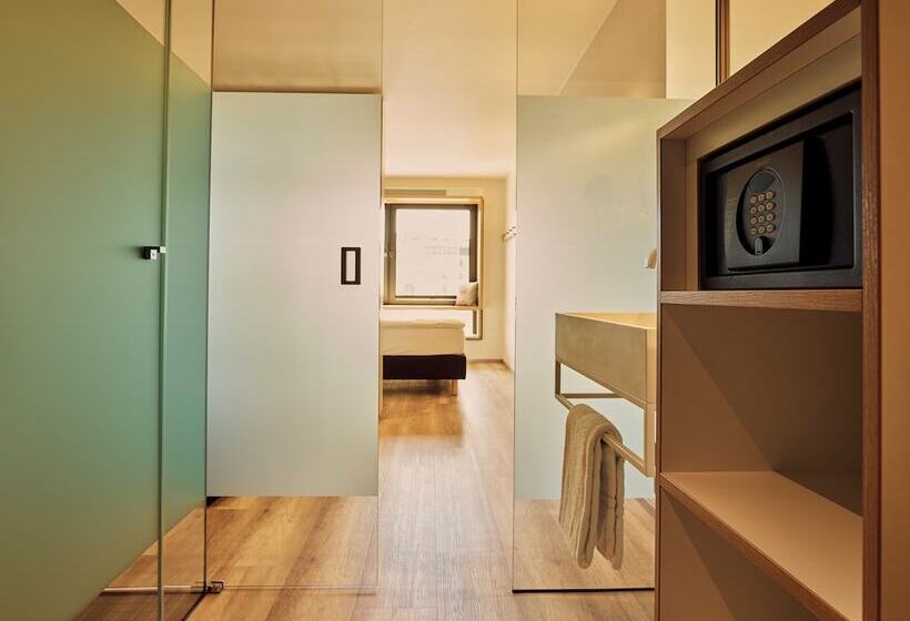 Hotelli Schwabinger Wahrheit By Geisel