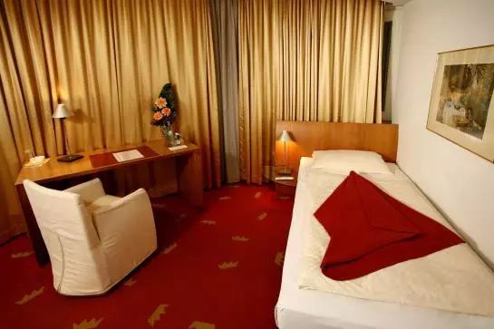 هتل Prinzregent by Centro Basic