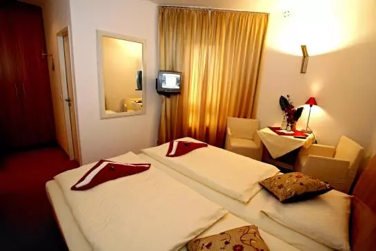 هتل Prinzregent by Centro Basic