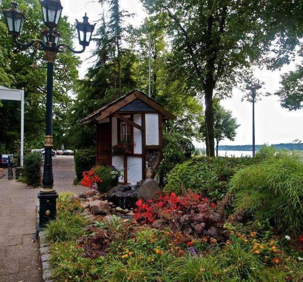 هتل Rheinterrasse Benrath