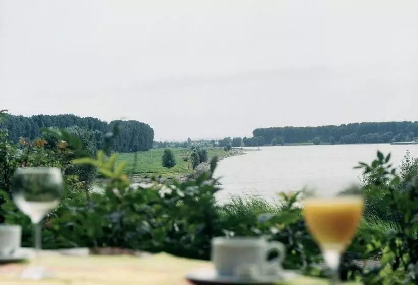 בית מלון כפרי Rheinterrasse Benrath