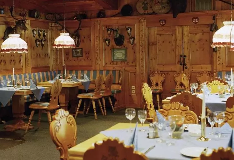 בית מלון כפרי Rheinterrasse Benrath