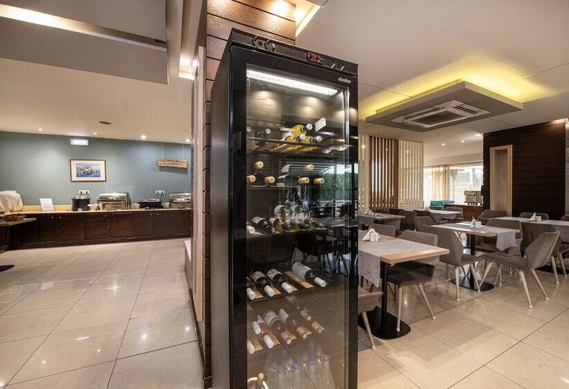 בית מלון כפרי Atrion Resort