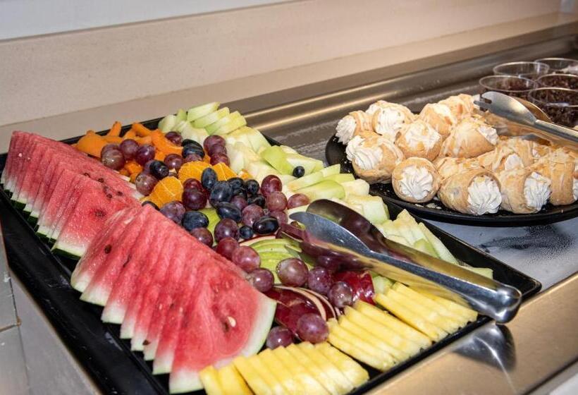 בית מלון כפרי Atrion Resort