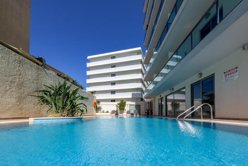 هتل Manousos City