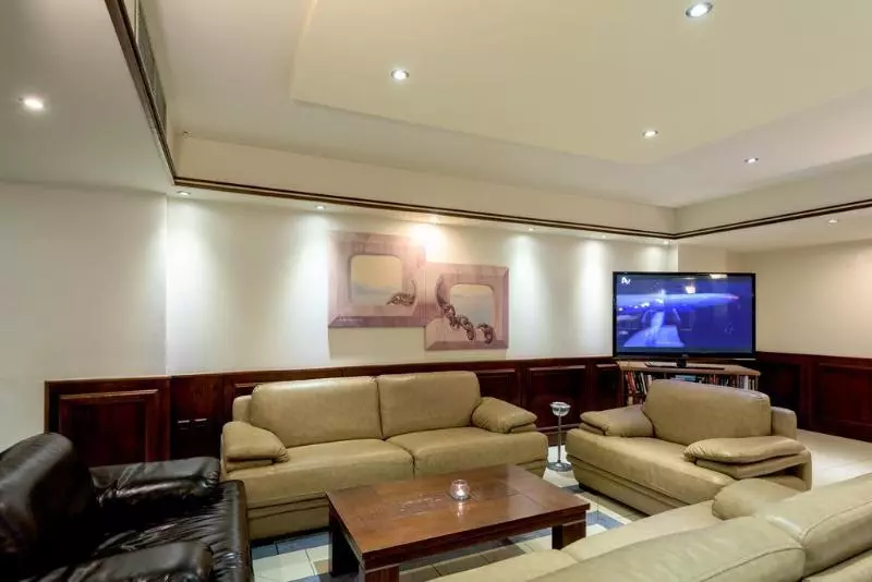 호텔 Manousos City