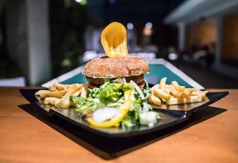 호텔 Manousos City