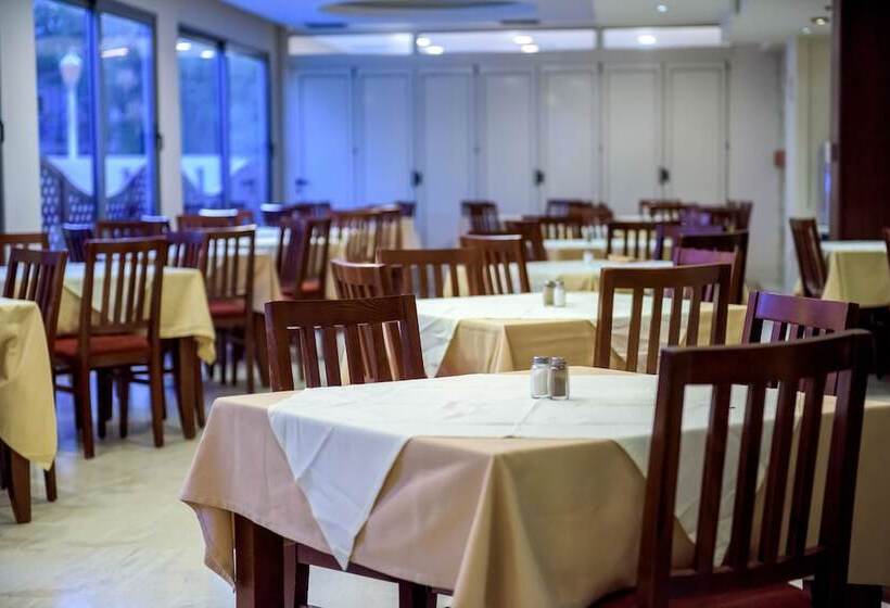 هتل Manousos City