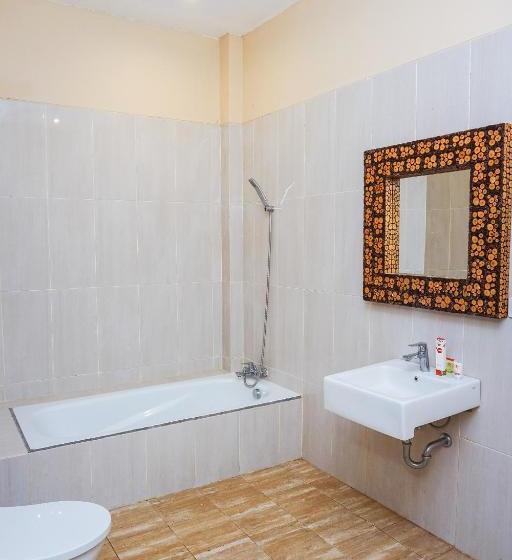 فندق Triza By Oyo Rooms