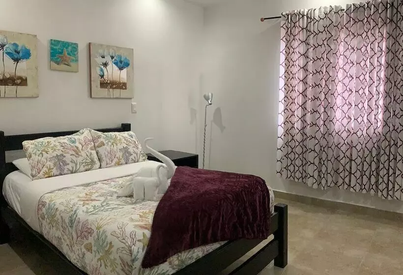 Hotelli Coronado Inn