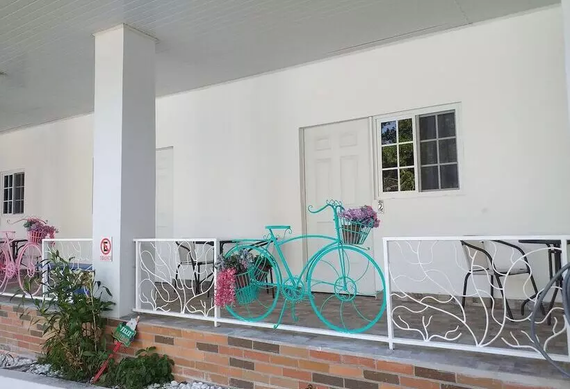 Hotelli Coronado Inn