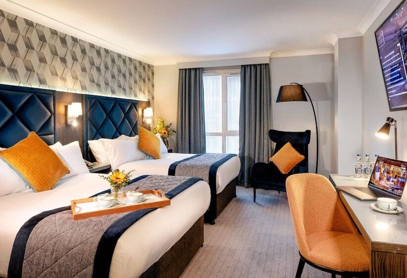 בית מלון כפרי Camden Court