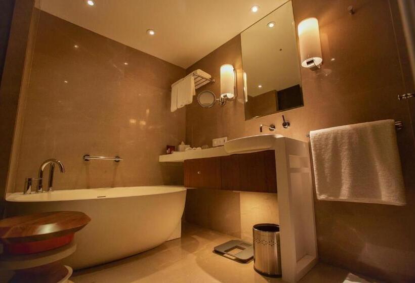 Hotel Crowne Plaza Chennai Adyar Park