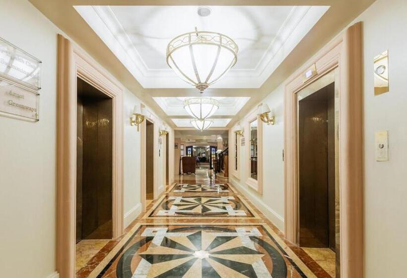 Hotel Crowne Plaza Chennai Adyar Park