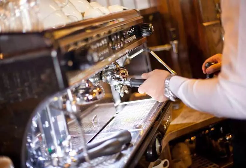 The Lakeside Hotel & Leisure Centre