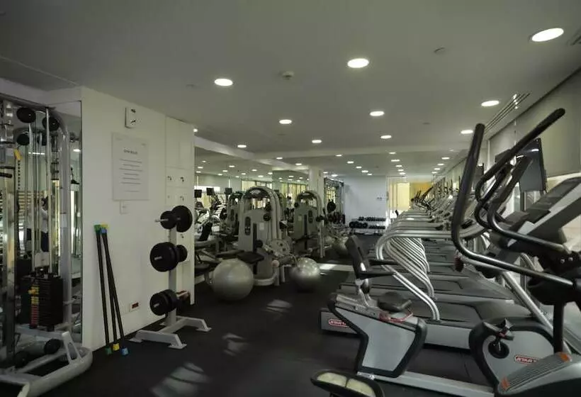 هتل Monot Suites