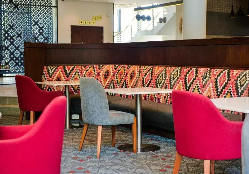 هتل Crowne Plaza   Dar Es Salaam, An Ihg