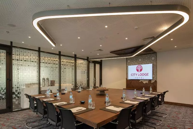 هتل Crowne Plaza   Dar Es Salaam, An Ihg