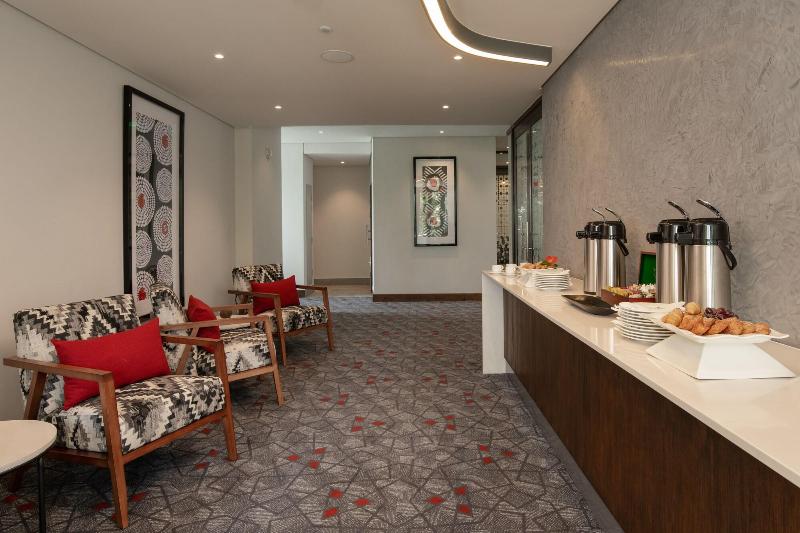 هتل Crowne Plaza Dar Es Salaam, An Ihg