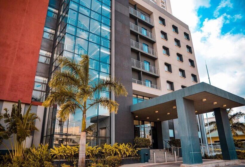 هتل Crowne Plaza Dar Es Salaam, An Ihg