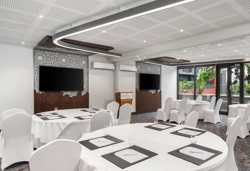 هتل Crowne Plaza Dar Es Salaam, An Ihg