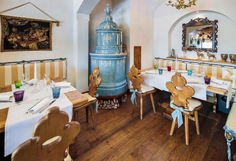 هتل Cristallino D'ampezzo