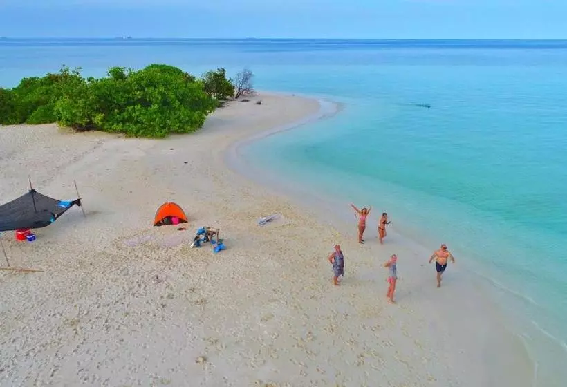 پانسیون Island Pavilion