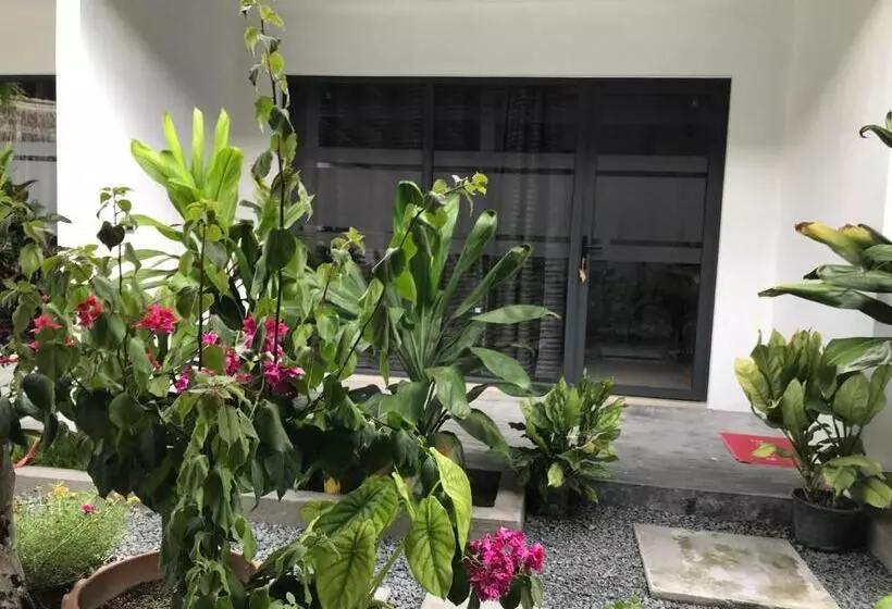 پانسیون Royal Stay Inn