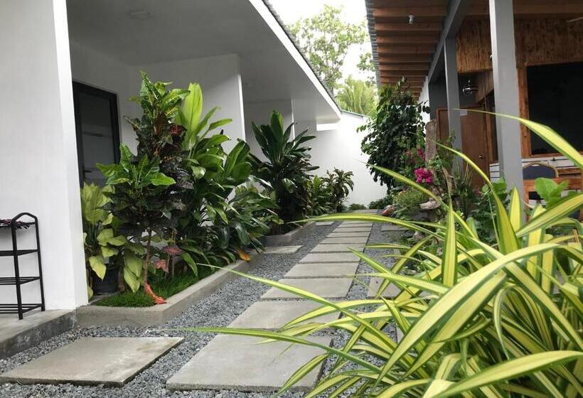 پانسیون Royal Stay Inn