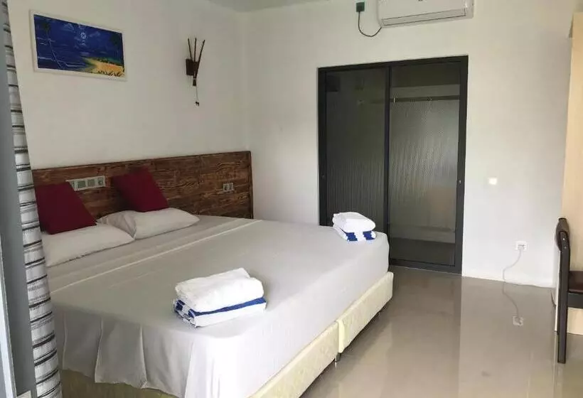 پانسیون Royal Stay Inn