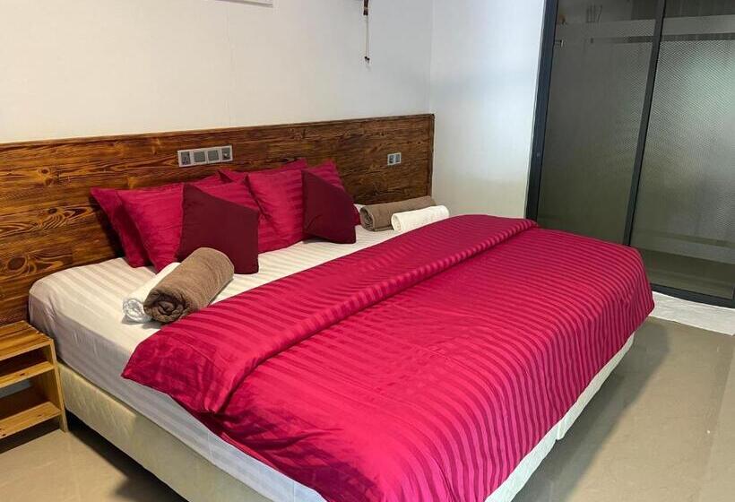 پانسیون Royal Stay Inn