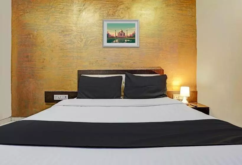 Hotelli O Lotus Residency Near Anand Nagar Metro Station