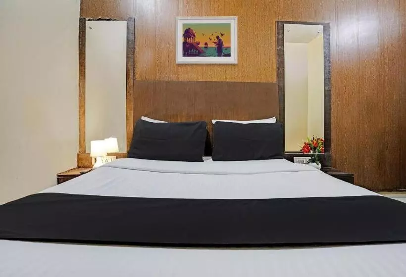 Hotelli O Lotus Residency Near Anand Nagar Metro Station