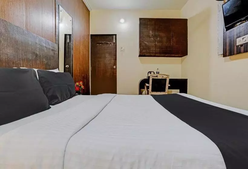 Hotelli O Lotus Residency Near Anand Nagar Metro Station