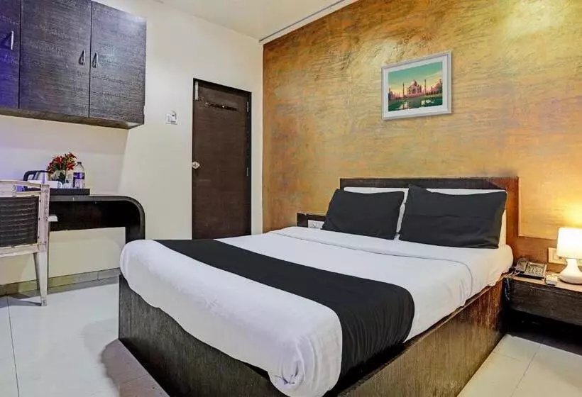 Hotelli O Lotus Residency Near Anand Nagar Metro Station