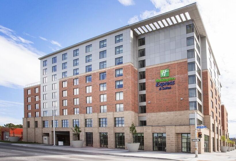 فندق Holiday Inn Express & Suites Downtown Ottawa East, An Ihg