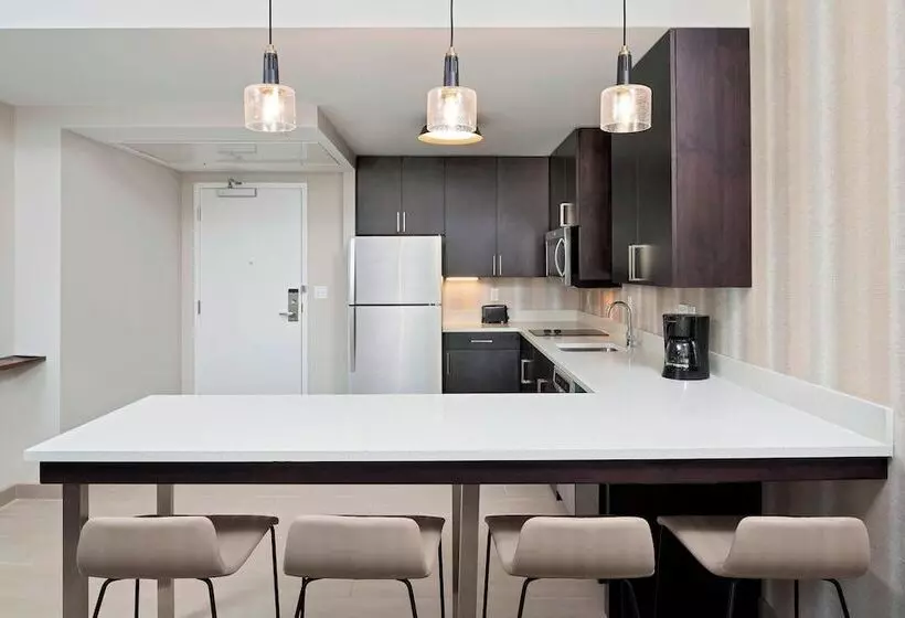 Hotelli Residence Inn By Marriott Greenville Downtown