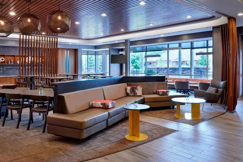 Hotelli Springhill Suites By Marriott Grand Rapids West