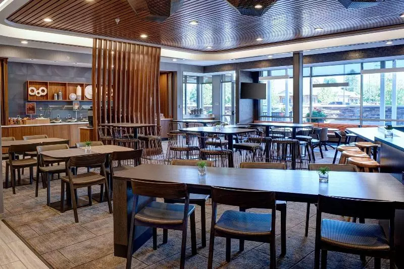 Hotelli Springhill Suites By Marriott Grand Rapids West