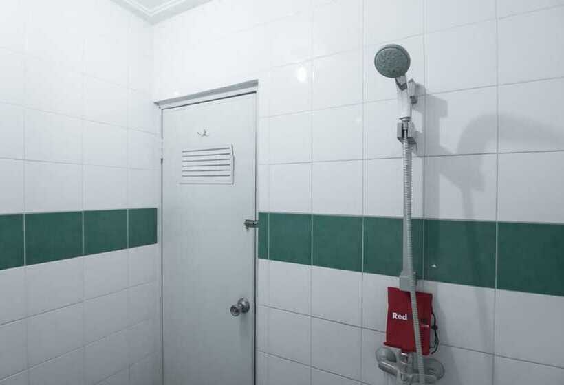 פנסיון Reddoorz @ Buah Batu 3