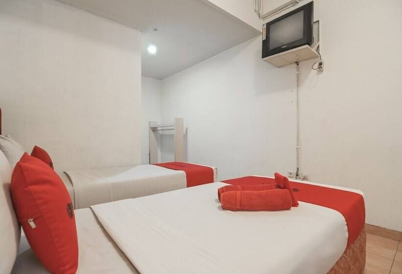 פנסיון Reddoorz @ Buah Batu 3