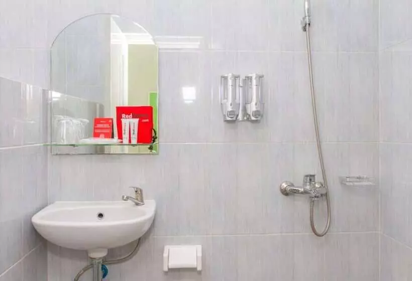 Majatalo Reddoorz Near Pasar Baru Bandung